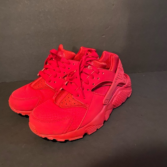 Nike Shoes - Nike Huaraches